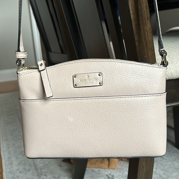 Kate Spade purse. Like new! - Picture 4 of 5